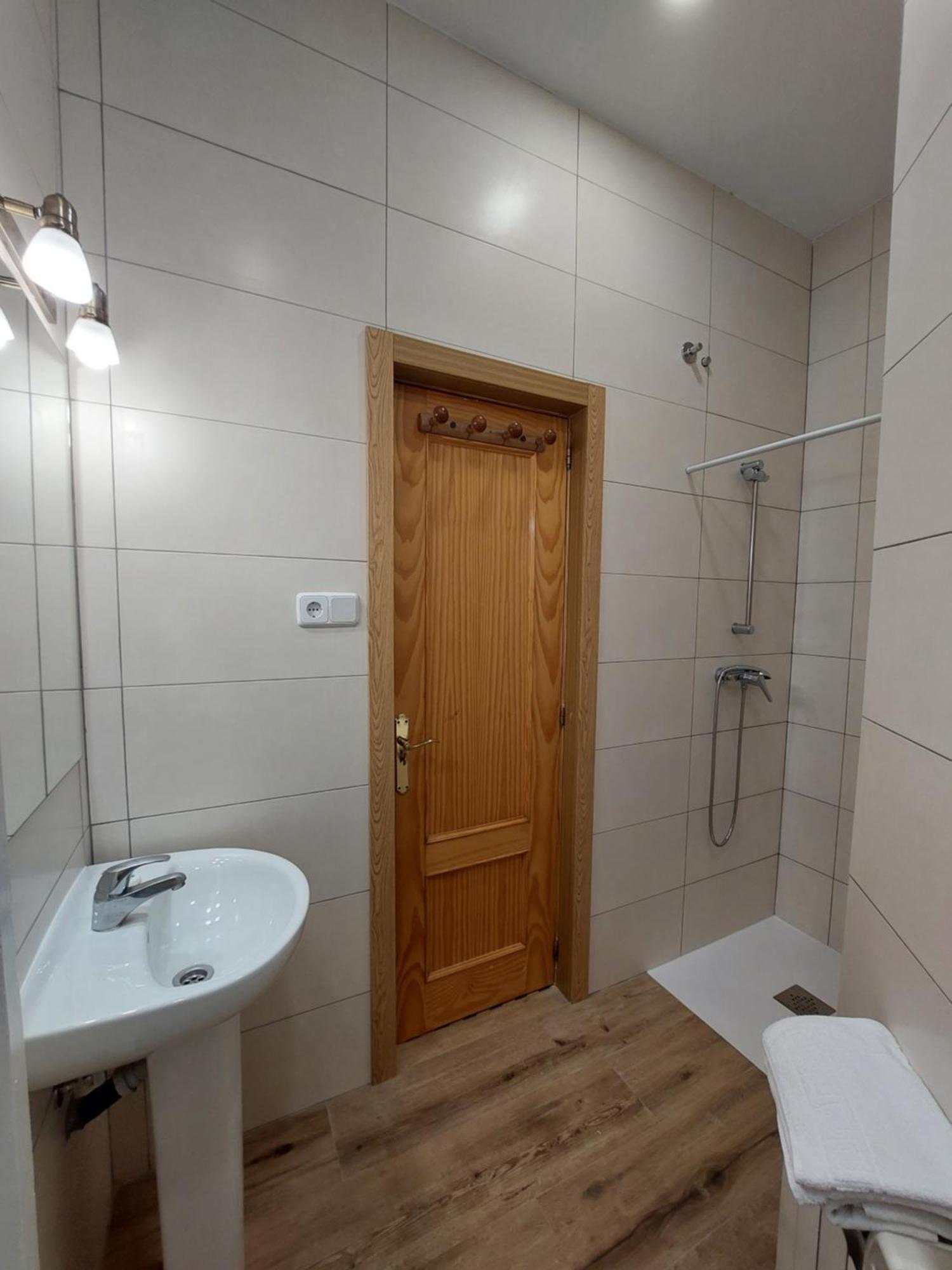 Hostal Miralva Madrid Dış mekan fotoğraf