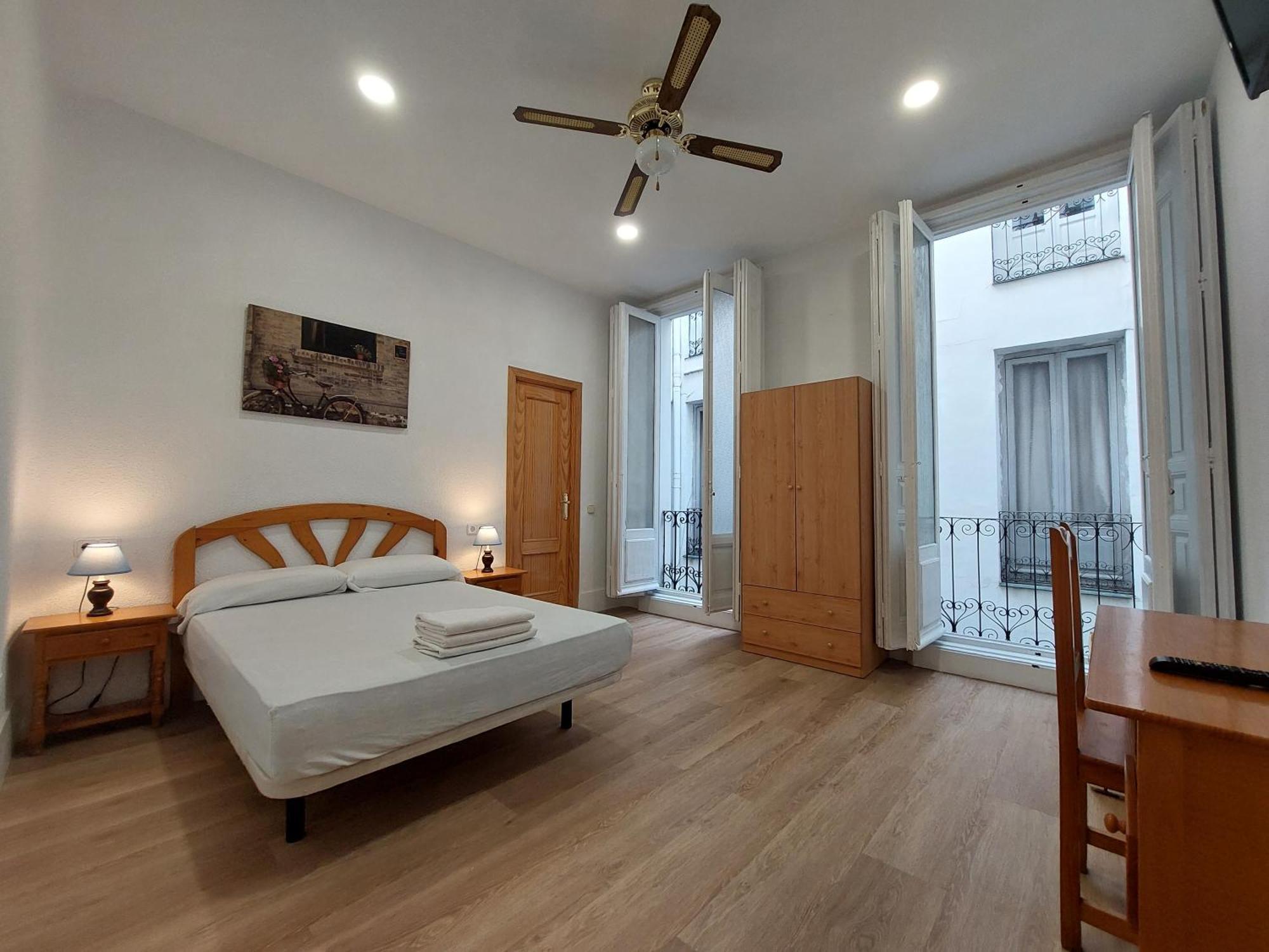 Hostal Miralva Madrid Dış mekan fotoğraf