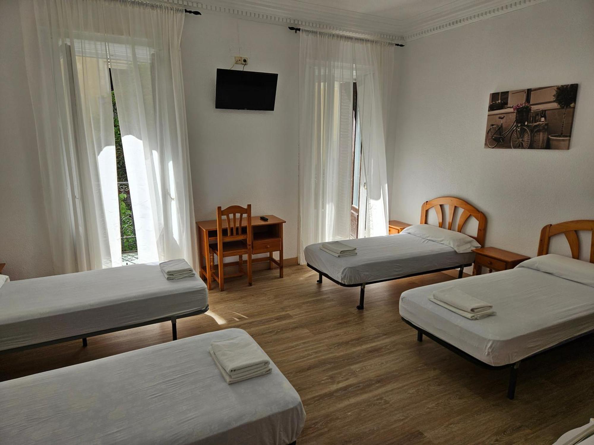 Hostal Miralva Madrid Dış mekan fotoğraf